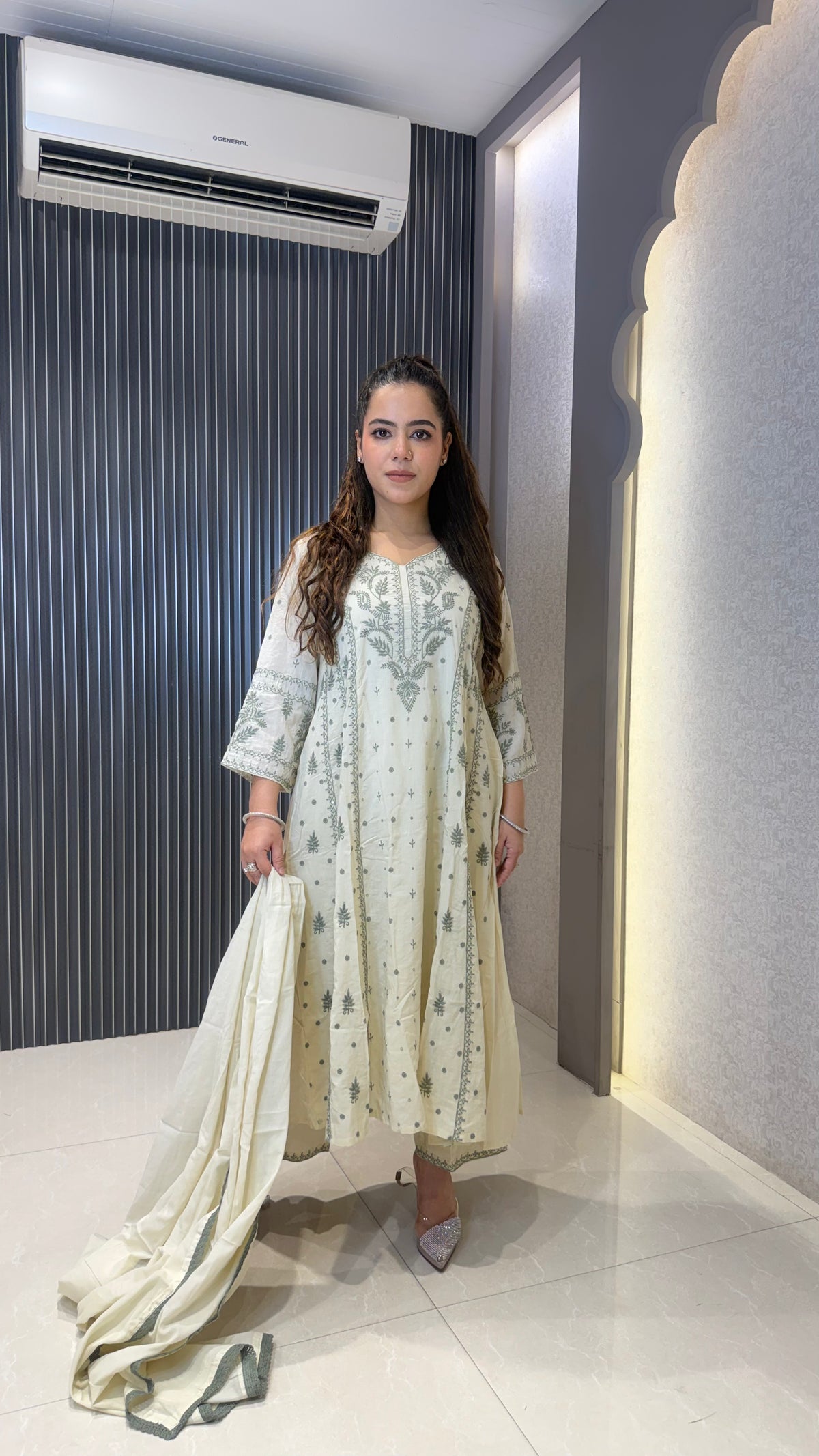 Women's Mul Chanderi Suit Set with Thread Embroidery & Sequin Work | Elegant Ethnic Wear |