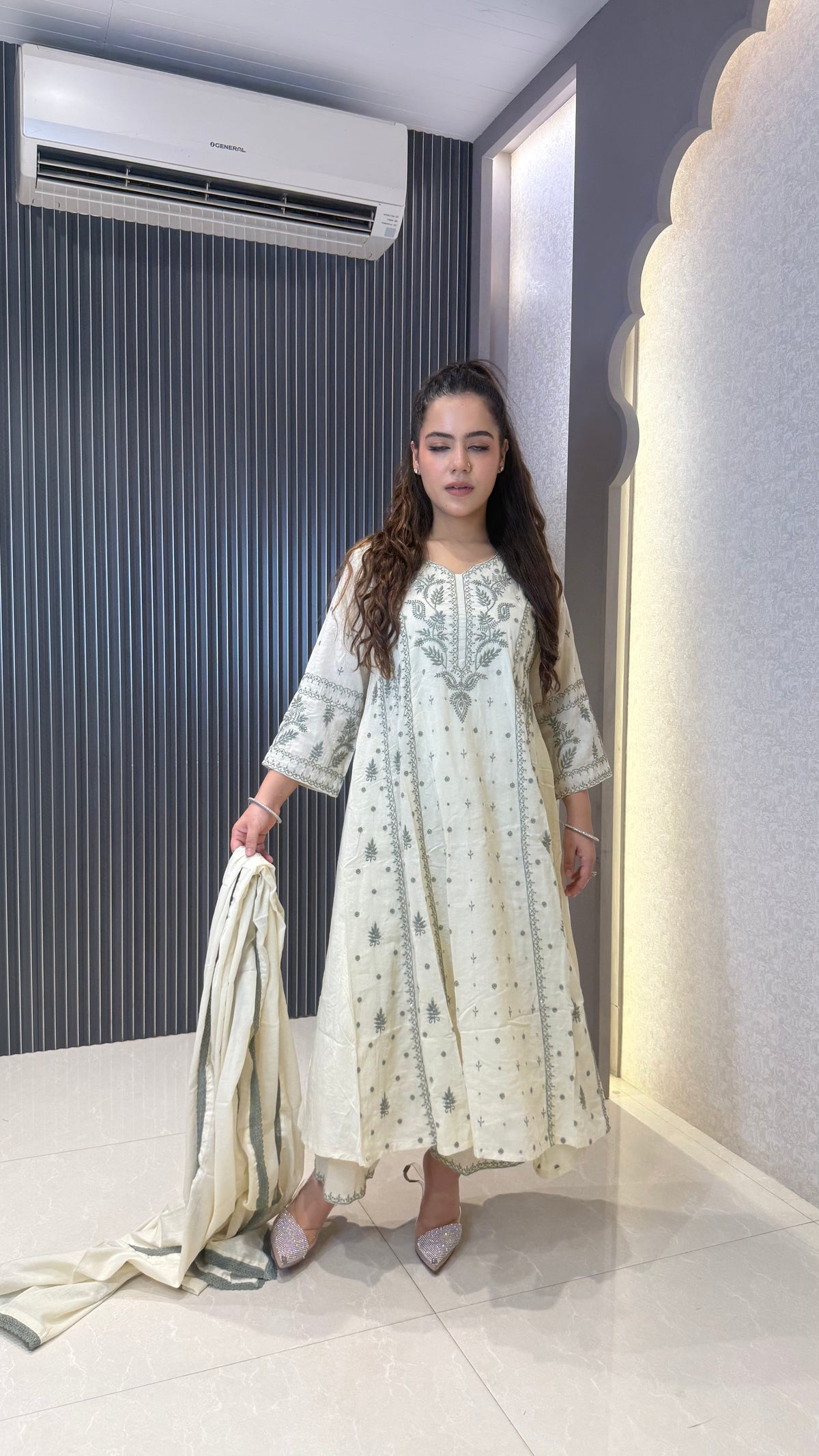 Women's Mul Chanderi Suit Set with Thread Embroidery & Sequin Work | Elegant Ethnic Wear |