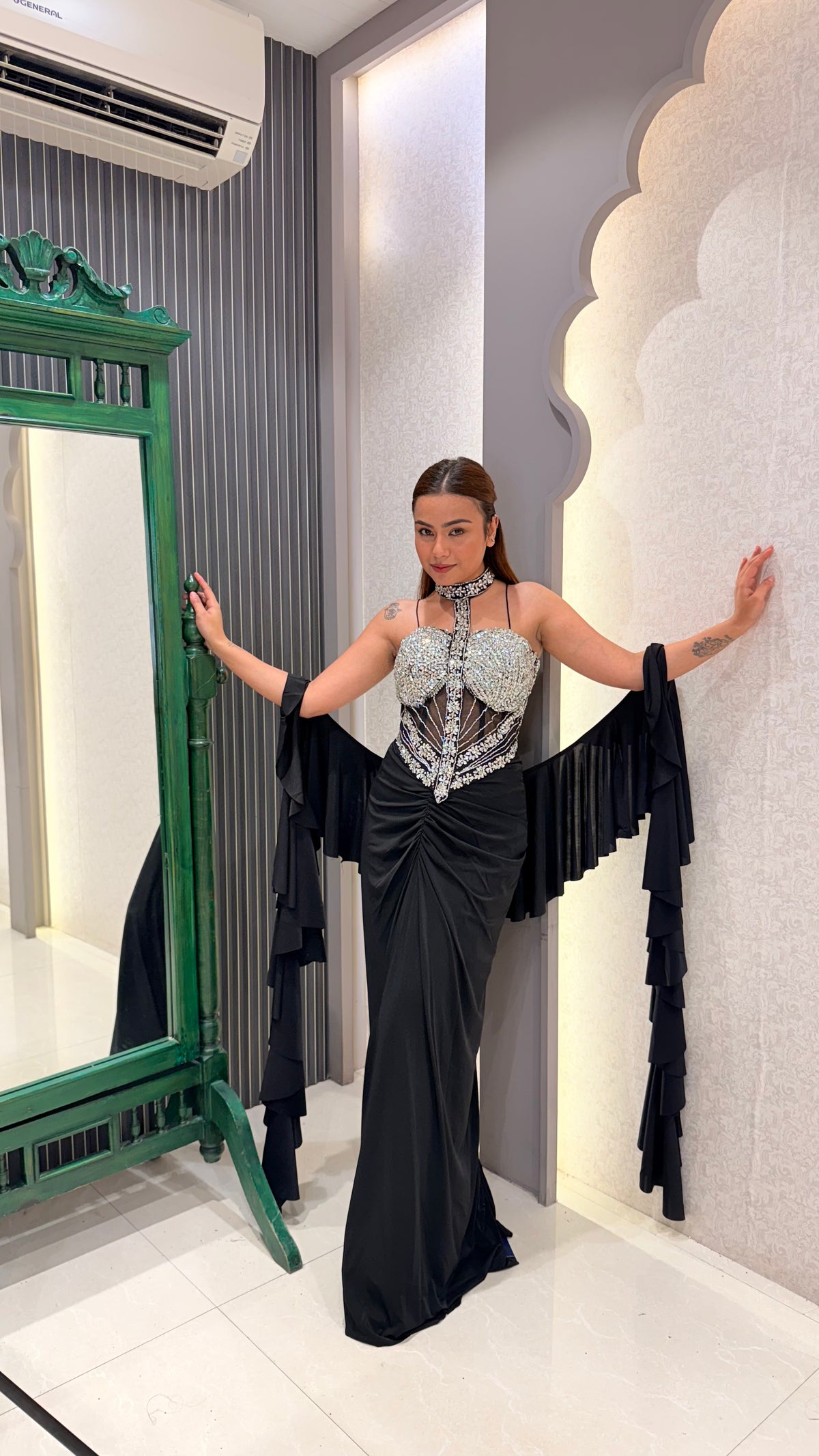 Zarkan Work Corset Blouse with Shimmer Lycra Saree – Drape Collection