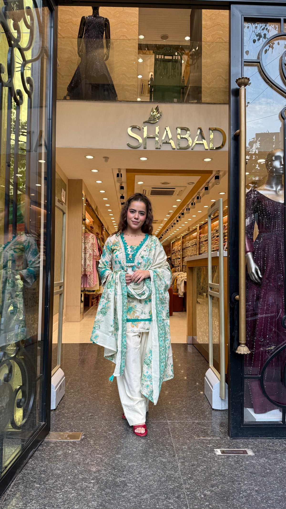 Budget-Friendly Cotton Farshi Salwar Suit Set with Floral Print & Lace Neckline