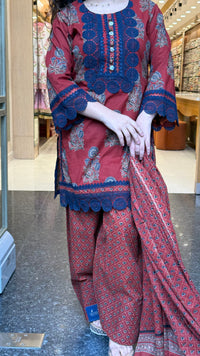 Printed Cotton Suit Set with Lace Work Detailing