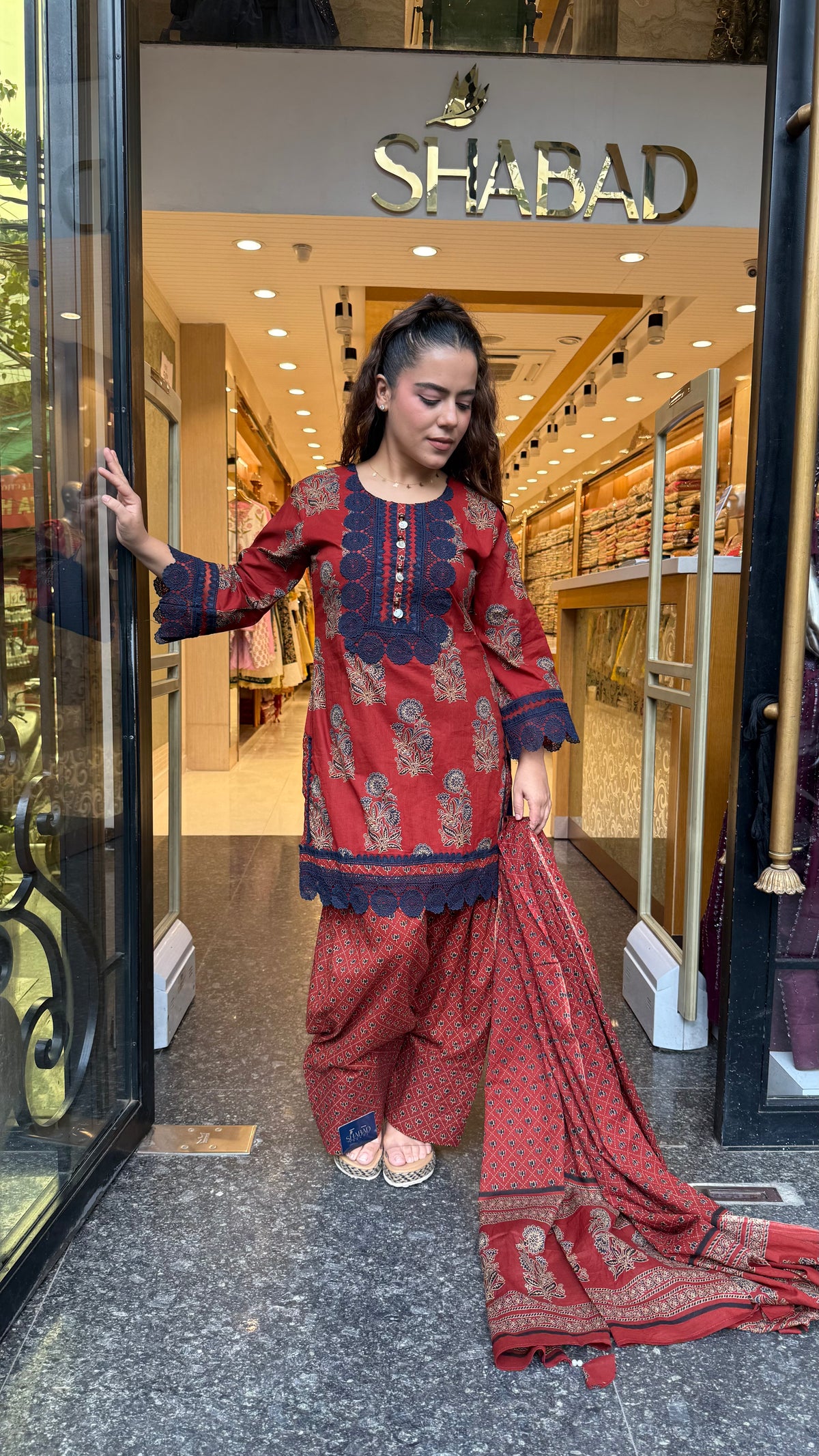 Printed Cotton Suit Set with Lace Work Detailing