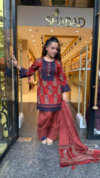 Printed Cotton Suit Set with Lace Work Detailing