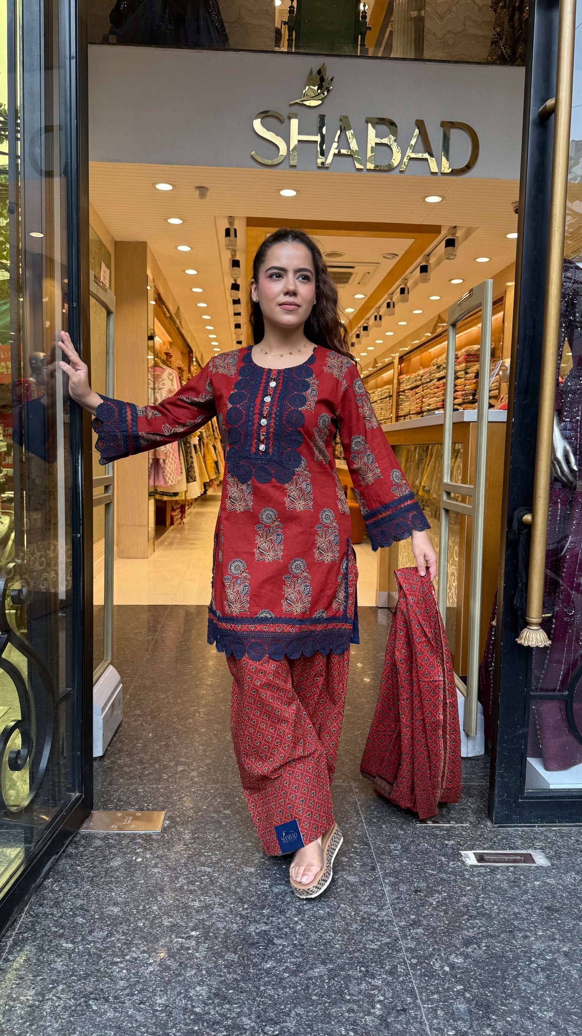 Printed Cotton Suit Set with Lace Work Detailing