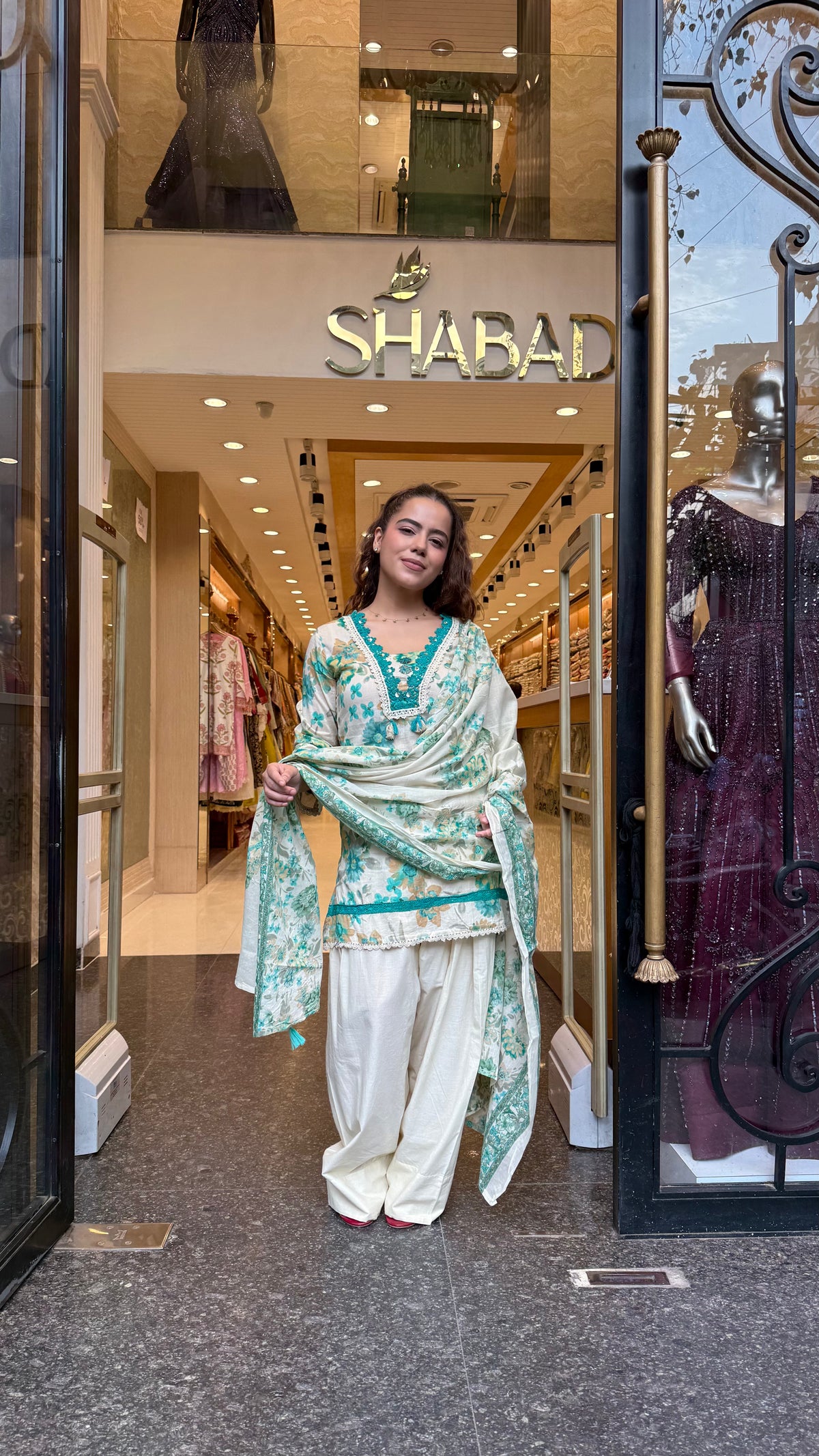 Budget-Friendly Cotton Farshi Salwar Suit Set with Floral Print & Lace Neckline