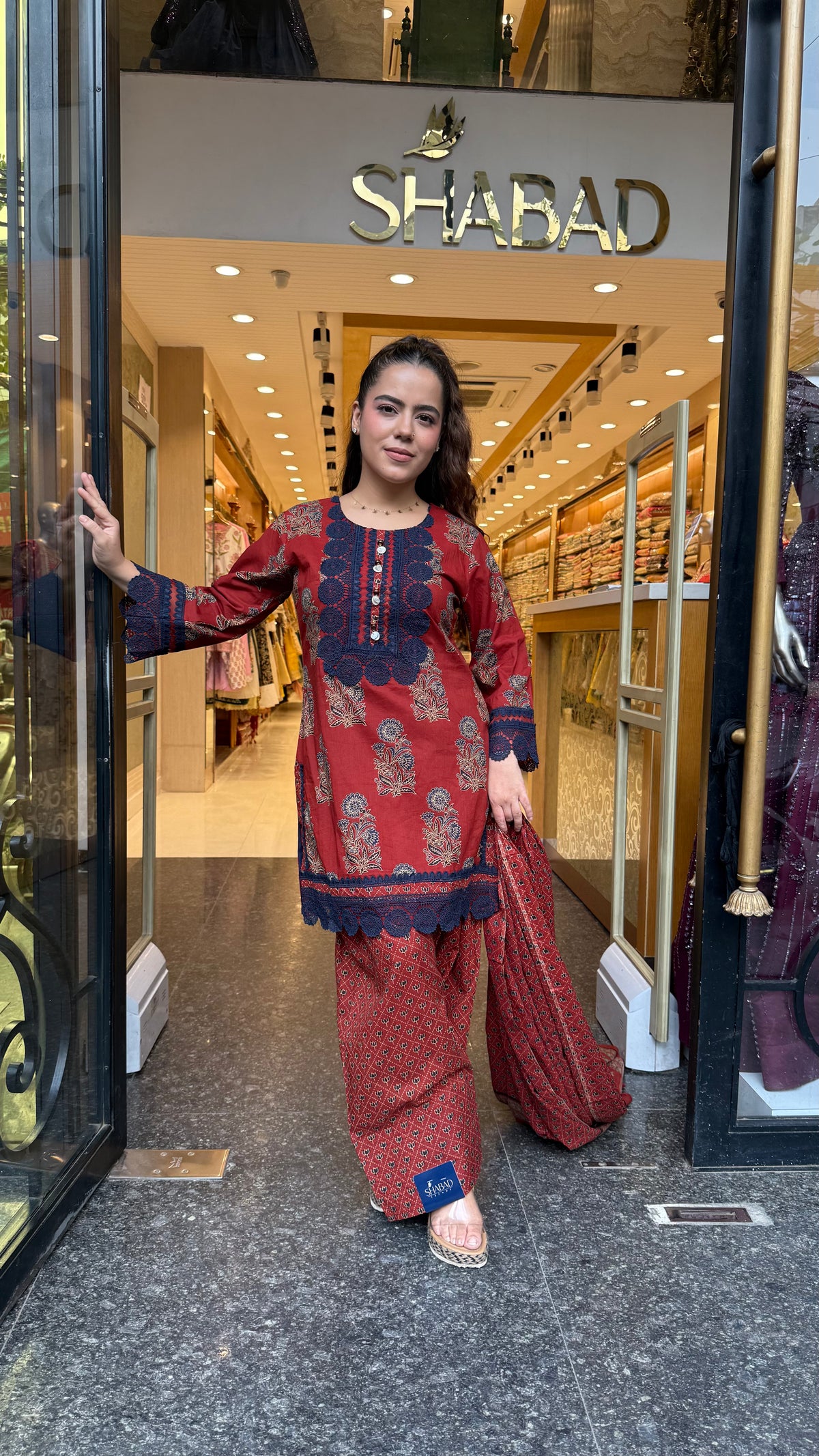 Printed Cotton Suit Set with Lace Work Detailing
