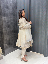 Elegant Cotton Suit with Handcrafted Neckline and Zari Cutwork