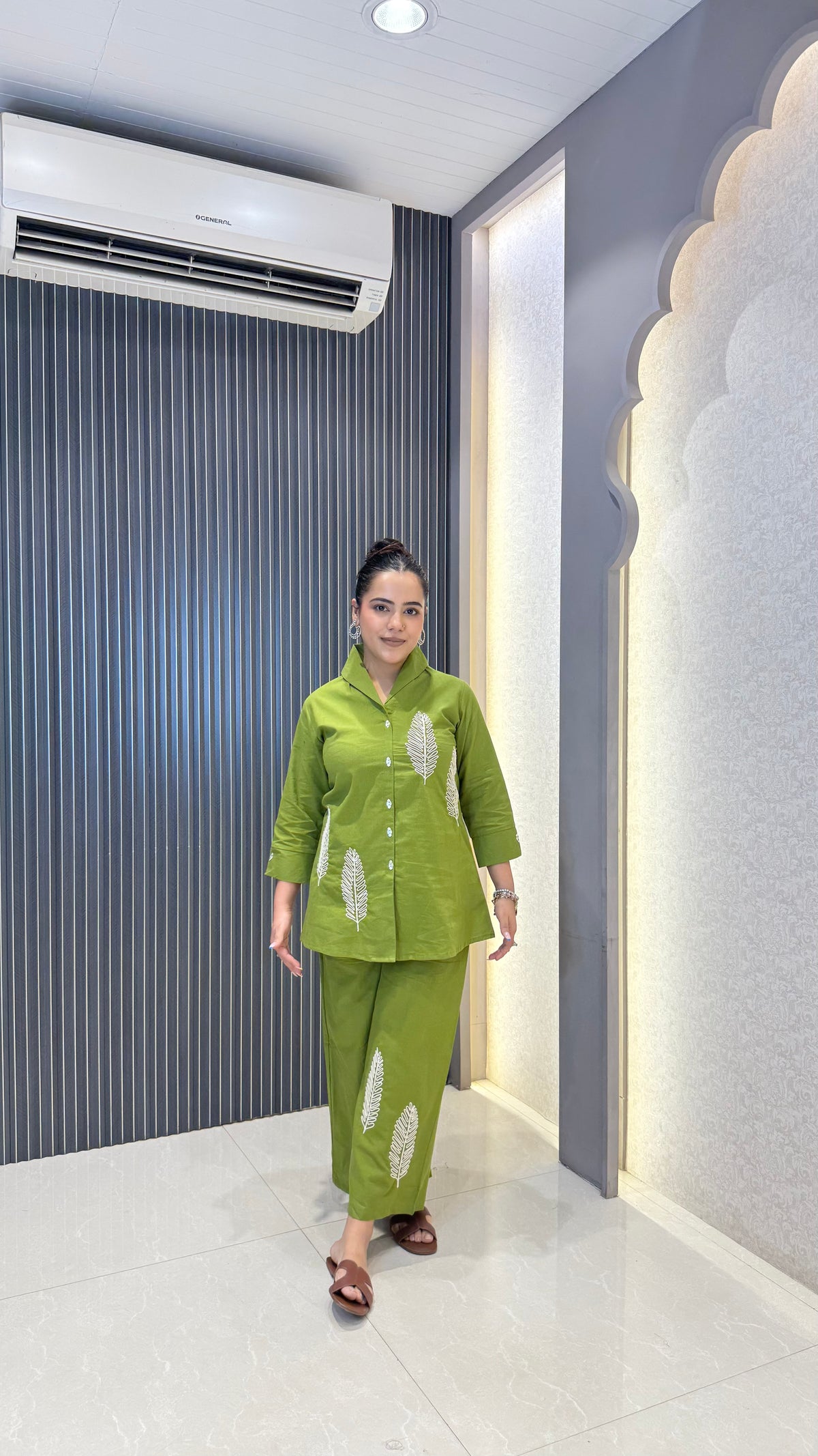 Linen Co-ord Set with Dori Work