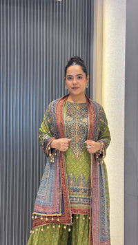 Digital Print Suit Set | Crepe Fabric | Elegant Everyday Wear