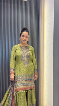 Digital Print Suit Set | Crepe Fabric | Elegant Everyday Wear
