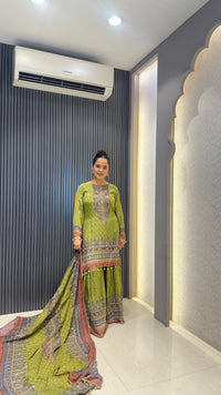 Digital Print Suit Set | Crepe Fabric | Elegant Everyday Wear