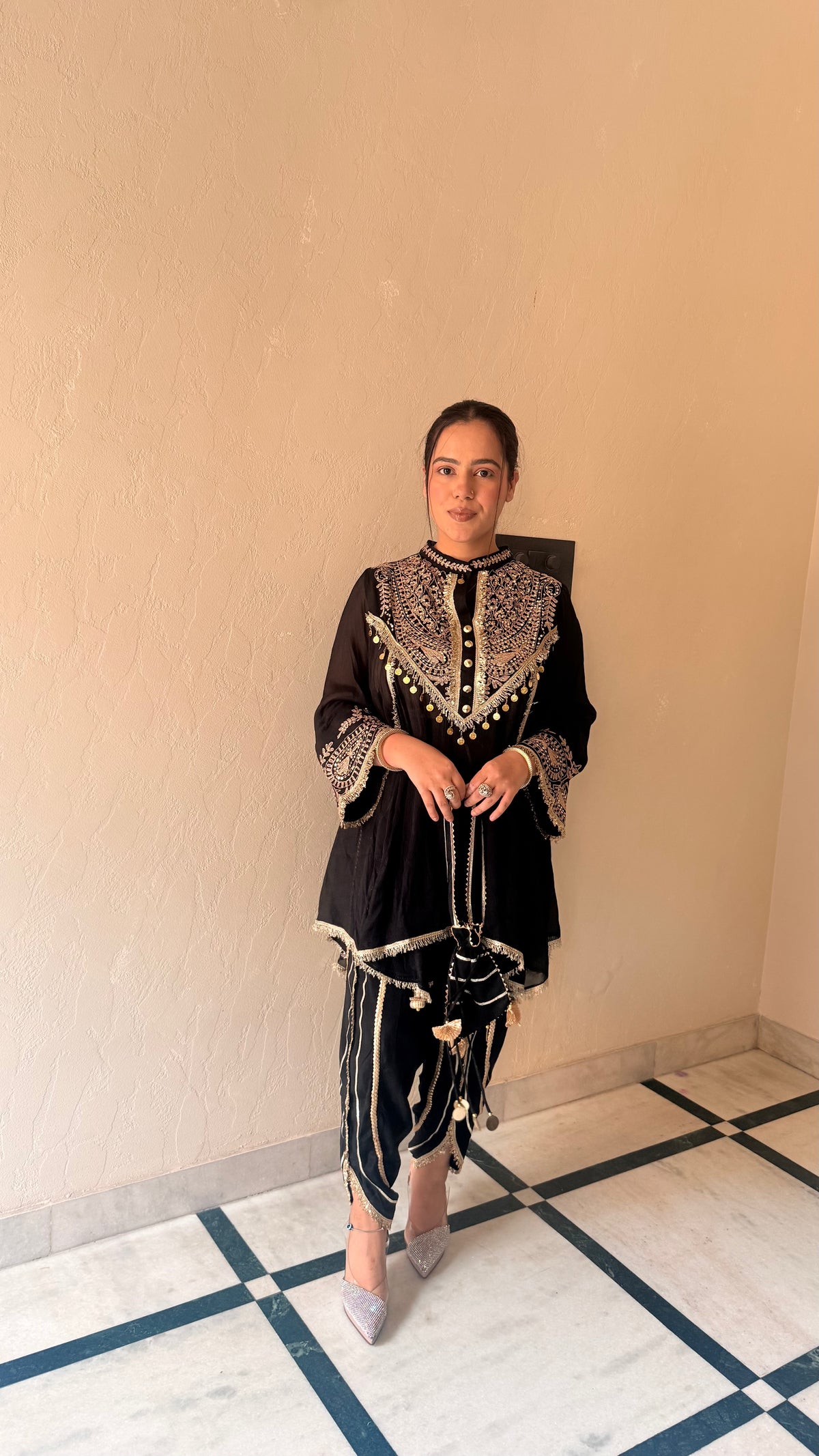 Chinon Suit Set with Handwork Neckline