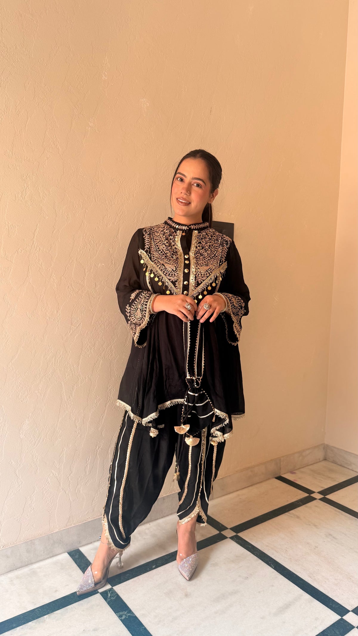 Chinon Suit Set with Handwork Neckline