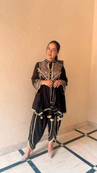 Chinon Suit Set with Handwork Neckline