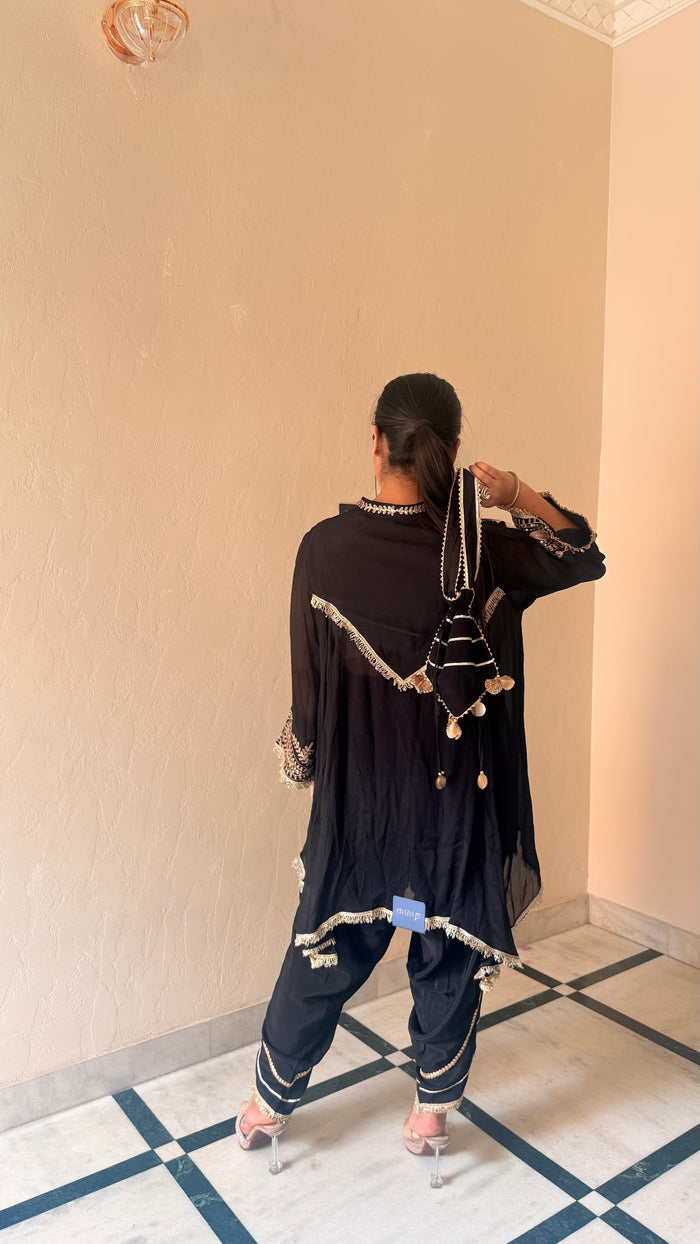Chinon Suit Set with Handwork Neckline
