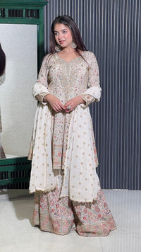 Elegant Georgette Suit with Intricate Zari Embroidery