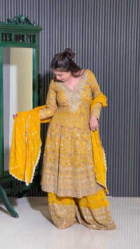 Elegant Georgette Suit with Intricate Zari Embroidery