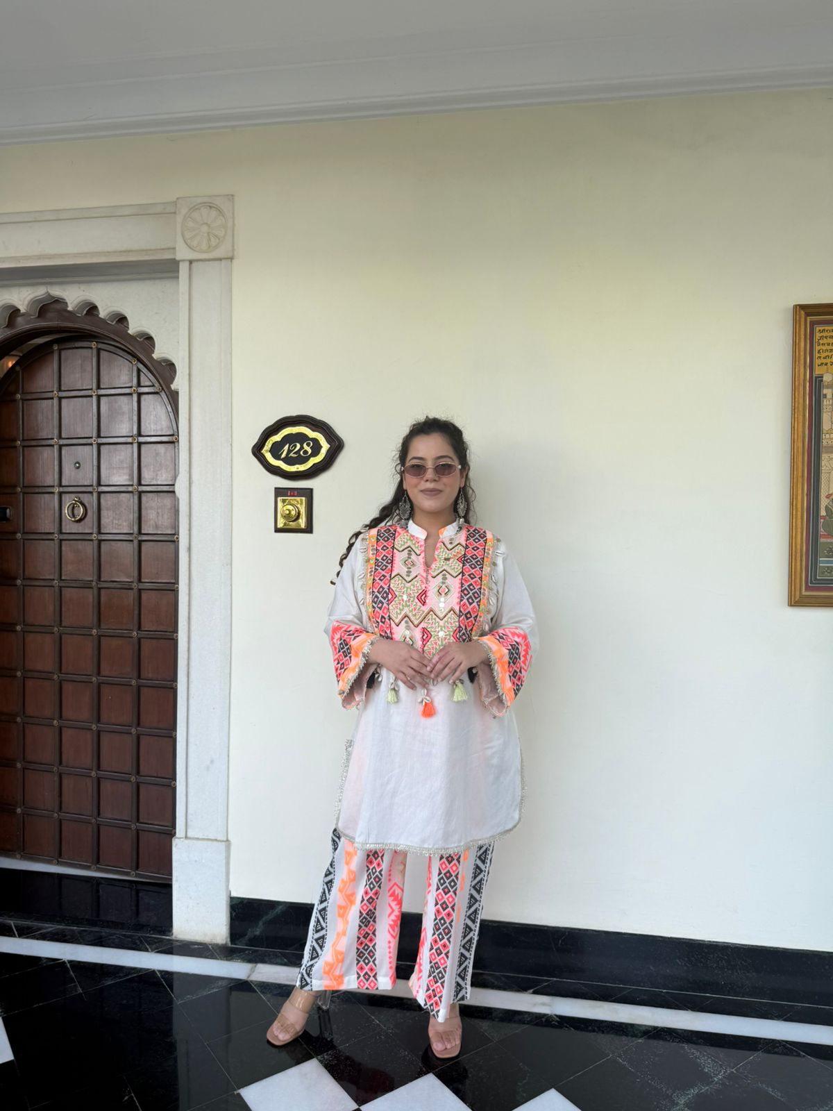 Linen Handwork Coord Set with Thread Embroidery & Neon Lining