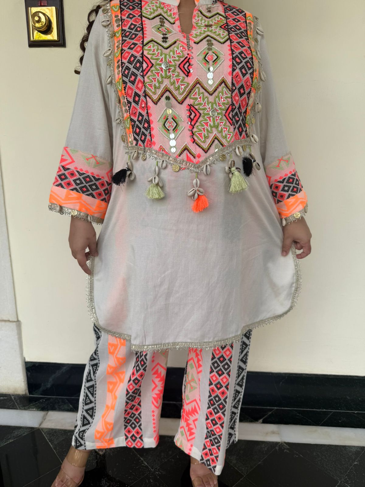 Linen Handwork Coord Set with Thread Embroidery & Neon Lining